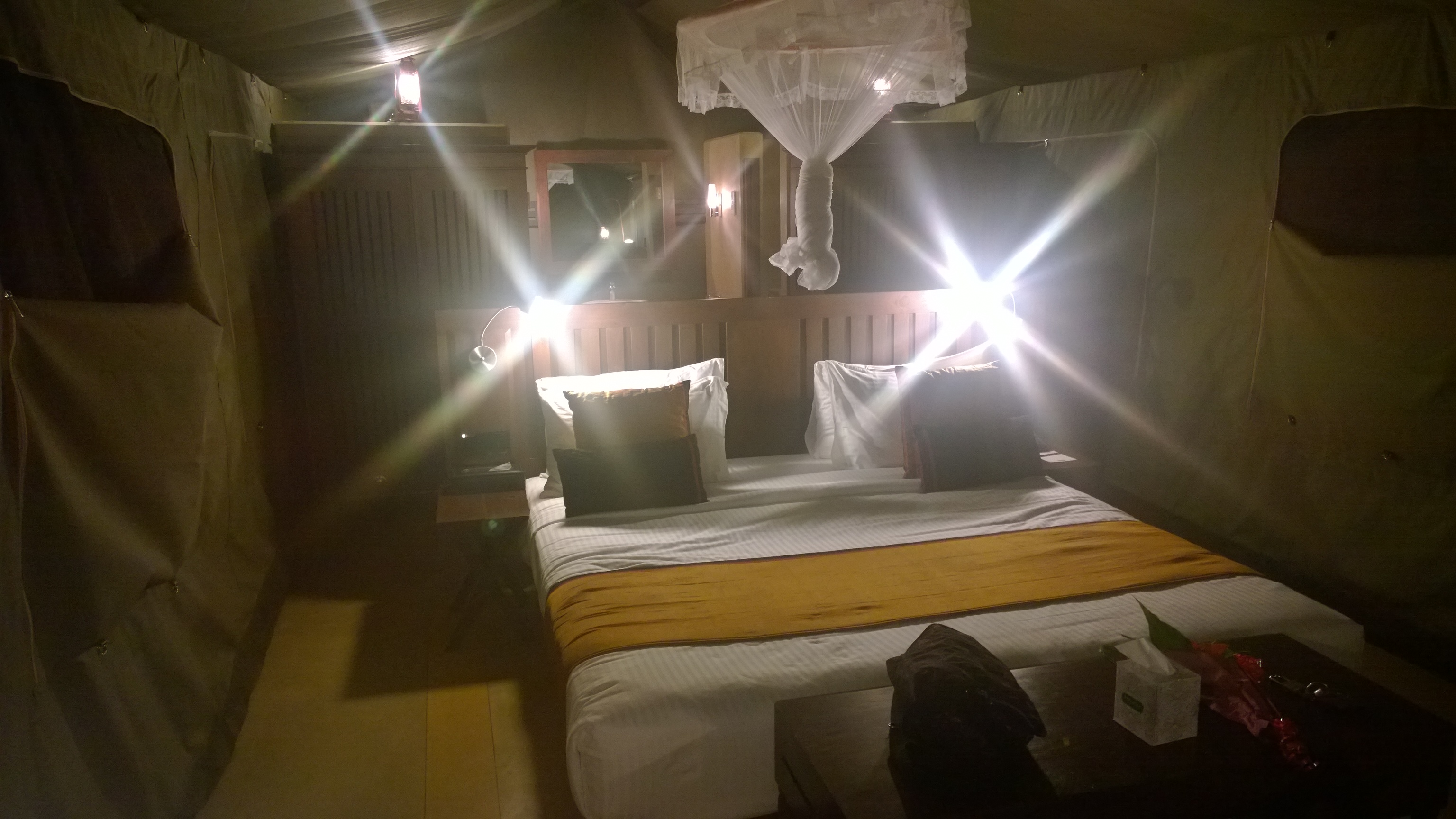 Glamping in Sri Lanka- a beautiful room at Madulkelle